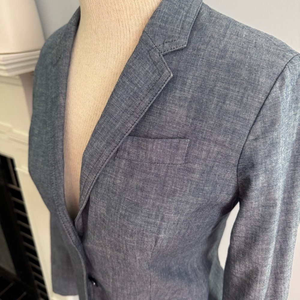 J.Crew Schoolboy style blazer in classic blue Chambray, 2 button close, Size 4 - Picture 6 of 14